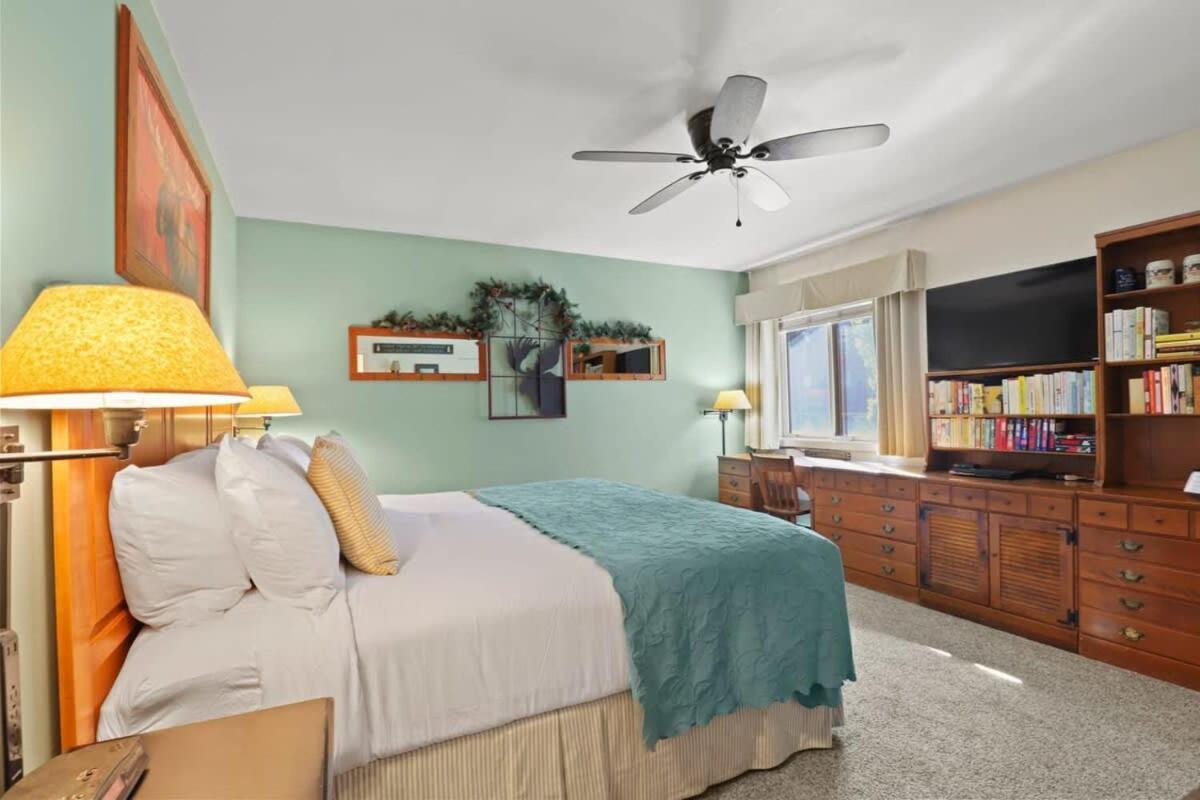 Charming 2Br Condo In The Heart Of เบรกเคนริดจ์ ภายนอก รูปภาพ